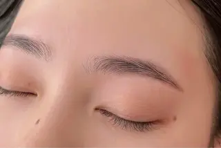 アイブロウ 山内 美乃莉のマツエク・マツパデザイン