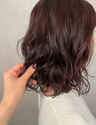ミディアム メノン ナナのヘアスタイル