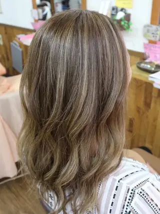 セミロング KR2S河内長野所属・前田 かおりのヘアスタイル