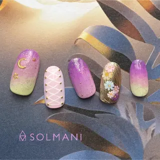 ネイル SOLMANI 予約担当のネイルデザイン