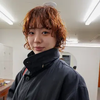 ミディアム パーマ メンズハイトーン/栄 /イトウタケルのヘアスタイル