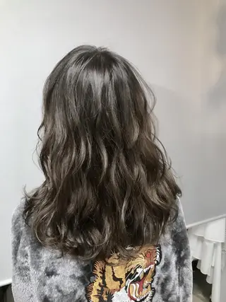 ミディアム カラー lok[ロク] 高田馬場のヘアスタイル