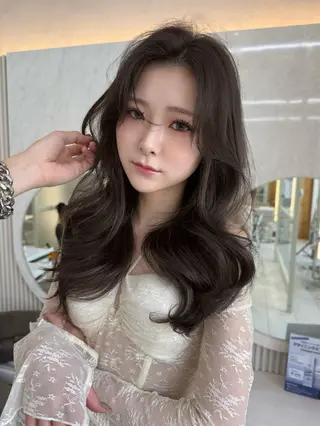 ロング oto🎀×美髪× シースルー前髪🤍のヘアスタイル