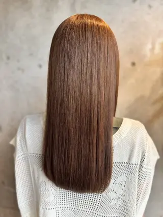 ロング カラー 岩田 綾見のヘアスタイル