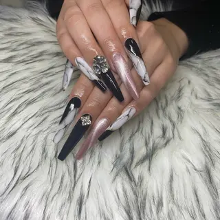 ネイル la vie  Luire所属・la vie Luire ｱｽｶのネイルデザイン