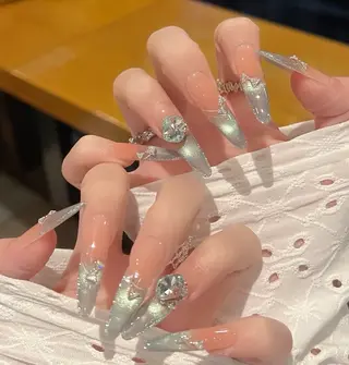 ネイル Miu Miu 🎀 Nailのネイルデザイン
