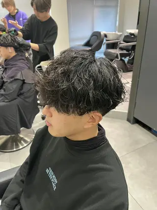 ミディアム パーマ メンズ 🐦‍🔥フェザーパ ーマ🐦‍🔥きるやのヘアスタイル