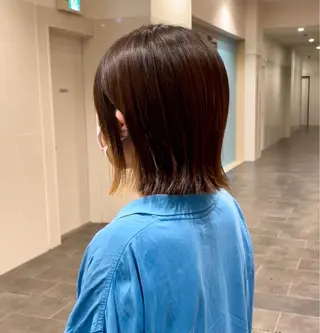 ミディアム 大阪ウルフカット 🐺デザインカラーのヘアスタイル