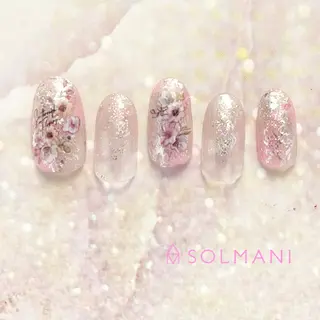 ネイル SOLMANI 予約担当のネイルデザイン