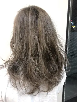 セミロング カラー 🌟イメチェン美容師 🌟清水 大輝のヘアスタイル