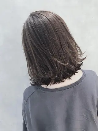 ショート カラー MOU namba ムウナンバのヘアスタイル