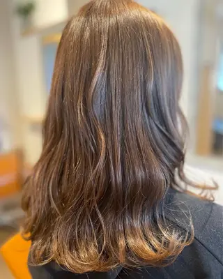 ミディアム カラー ラピスREIKA (女性限定)のヘアスタイル