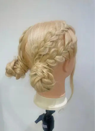 ロング ヘアアレンジ かずや🍀/髪質改善 /艶髪カラー/眉毛のヘアスタイル