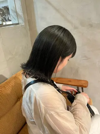 ミディアム カラー hair  musée所属・山根 桜のヘアスタイル