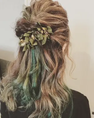 カラー ヘアアレンジ セミロング ココバイファニック 関内のヘアスタイル