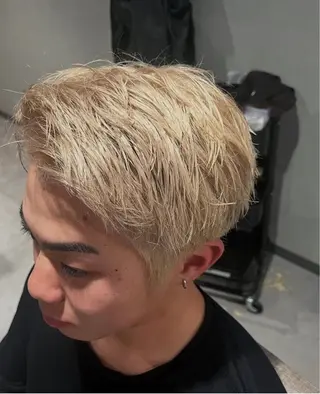 ショート カラー Swell 秋声のヘアスタイル
