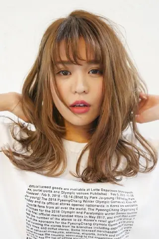 セミロング カラー パーマ 上田 恵里のヘアスタイル