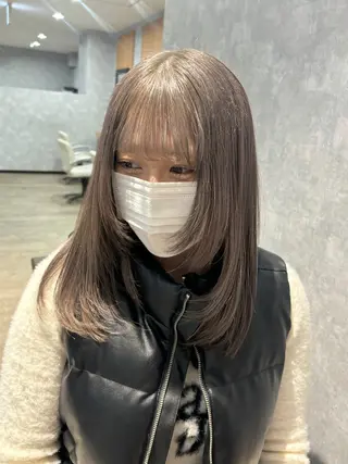 セミロング 🌐NATSUMI 🌐【寒色カラー】のヘアスタイル