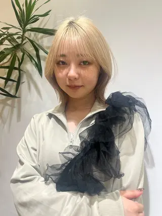 ミディアム カラー ベージュカラー⌇﻿ くびれヘア.𐙚心音のヘアスタイル