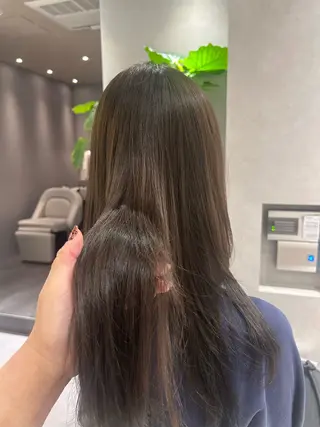 セミロング カラー SALOWIN 新宿三丁目me+所属・レイヤー/ボブ/ 髪質改善/石井ハルカのヘアスタイル