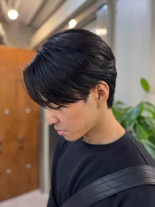 ショート パーマ メンズ メンズ職人/センター パート/富沢真斗のヘアスタイル