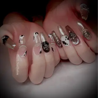 ネイル 🖤スカルプ R🖤のネイルデザイン