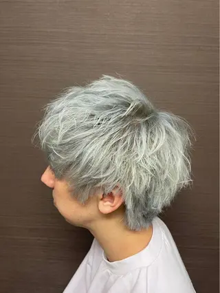 ショート カラー PANOL 秀島のヘアスタイル