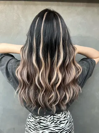 ロング rollen所属・美魔女 美容師NAOのヘアスタイル