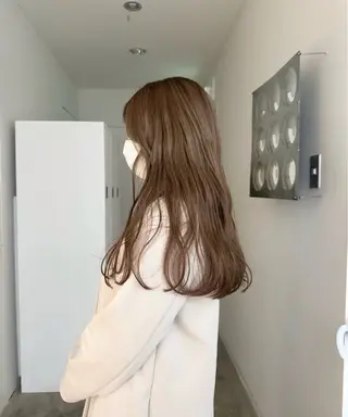 ロング 岡田 琉花のヘアスタイル
