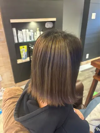 ショート カラー 安達 望のヘアスタイル