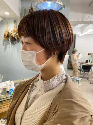 ショート カラー flamme Annaのヘアスタイル