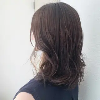 セミロング カラー fio マナミのヘアスタイル