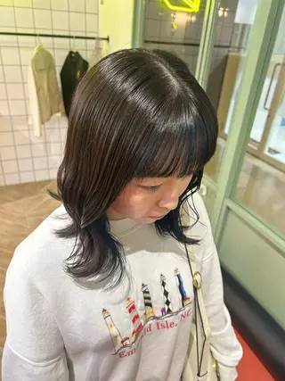 ミディアム カラー ベージュ/ダブルカラ ー/新潟駅/青柳萌果のヘアスタイル