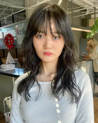 ロング momo 岡崎のヘアスタイル