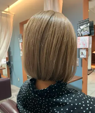 ショート カラー 傷ませない縮毛矯正／ 吉岡 美江のヘアスタイル