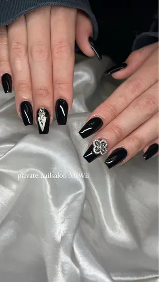 ネイル 𝐧𝐚𝐢𝐥 𝐌𝐢𝐖𝐢𝐢のネイルデザイン