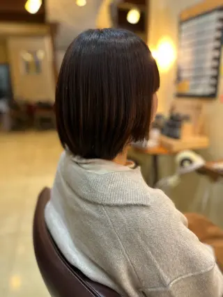 ショート hair&makeRIHGA所属・鈴木希優 /ハイトーンカラーのヘアスタイル