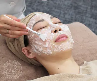 ネイル マツエク・マツパ アイブロウ total beauty  salon RIRE所属・古川 弥生のエステ・リラクイメージ