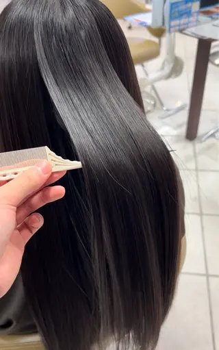 ロング サロンド エフ真壁店所属・縮毛矯正特化美容師 酸性ストレート細谷のヘアスタイル