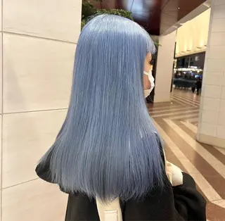 ロング カラー ホワイトカラー/ ピンクベージュにったのヘアスタイル