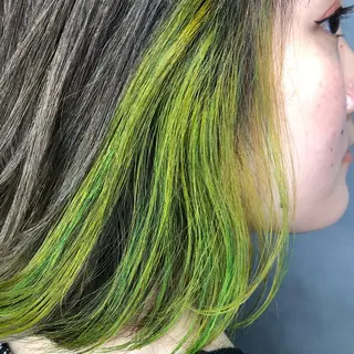 ミディアム カラー ORIKA 美容室のヘアスタイル