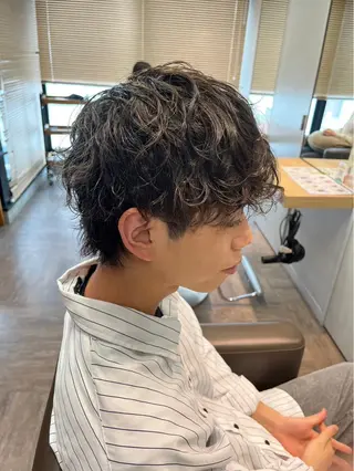 パーマ メンズ 🎀縮毛矯正.暗髪 .艶髪🩶ちひろのヘアスタイル