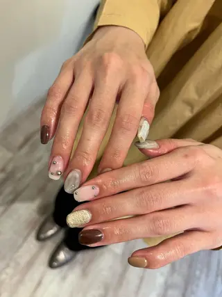 ネイル une／YUKINA 🫧大人nuanceのネイルデザイン