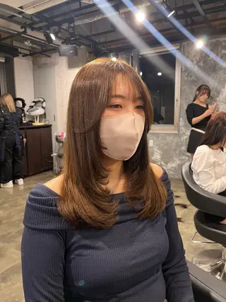 ロング ハイトーンカラー 🦄レイヤーカットのヘアスタイル