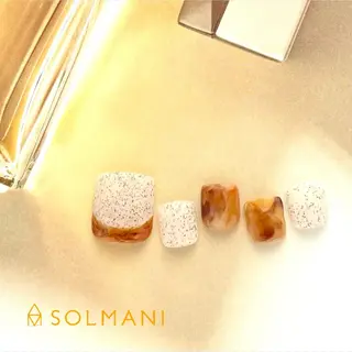 ネイル SOLMANI 予約担当のネイルデザイン