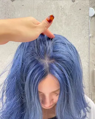 セミロング 🫧ハイライトカラー 🫧 𝓜𝓘𝓤のヘアスタイル