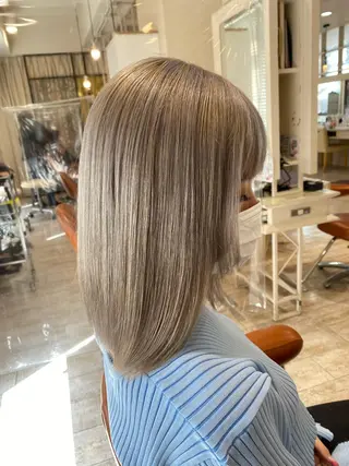 ミディアム カラー ヘアーメイクWiLL DRESS所属・タニ アカリのヘアスタイル