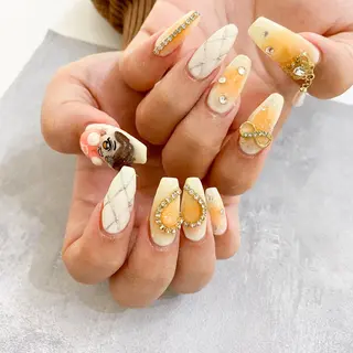 ネイル ゴテゴテ💙ワンホン リオナのネイルデザイン