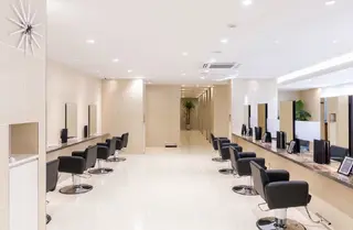 金藤 実生のヘアスタイル