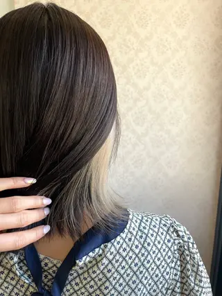 ショート カラー ヒヨシ ルナのヘアスタイル